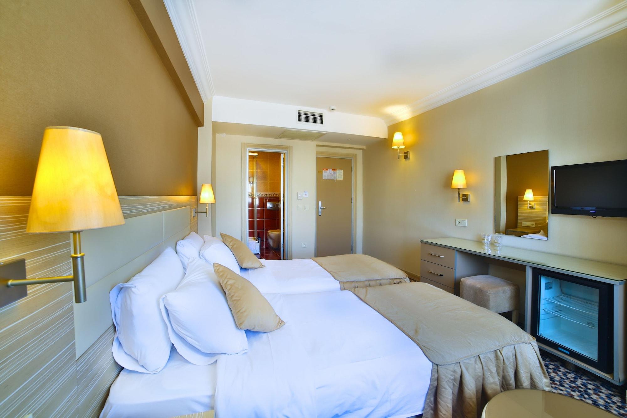Hotel Grand Emin Istanbul Exterior photo